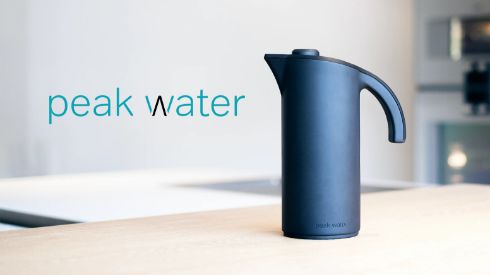 Peak Water filtering jug
